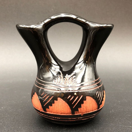 Small Native American Wedding Vase By Jonathan Davis - Navajo - 2009